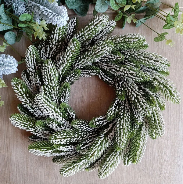 Traditional Wreath – Modern Christmas Décor, 60 cm