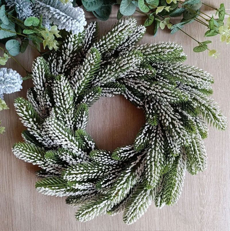 Traditional Wreath – Modern Christmas Décor, 60 cm