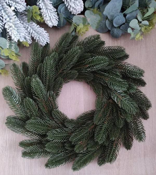 Traditional Wreath – Modern Christmas Décor, 60 cm