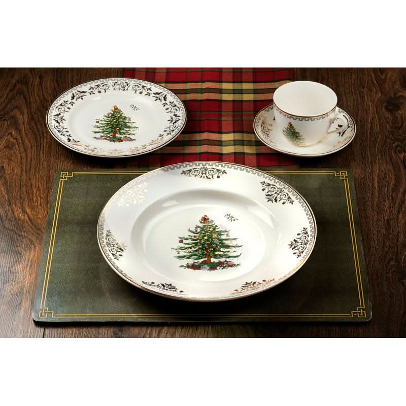 4-Piece Christmas Tree Pattern Set with Gold Details – Service for 1 Person