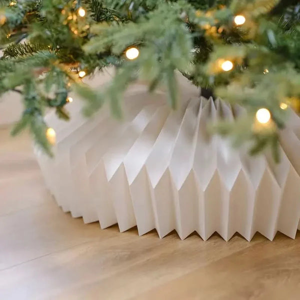 Handcrafted Beehive-Shaped Christmas Tree Skirt – 65×25 cm